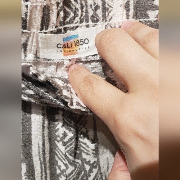 Cali 1850 Women's Linen Blend Creme Grey Paper Bag Waist Pockets Shorts Size S - Picture 2 of 3